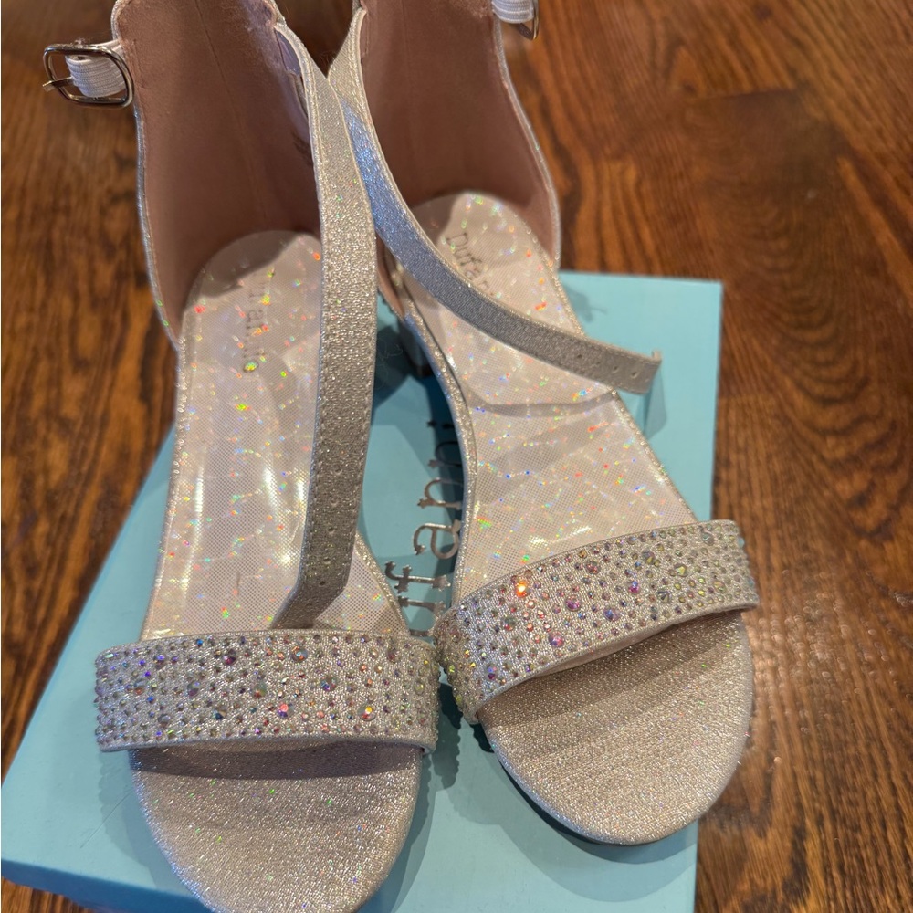 Girls Size 3 rhinestone sandal
